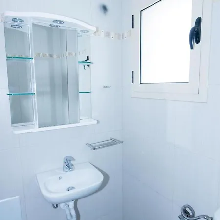 Manoleas - 5 * Stoúpa